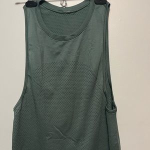 Lululemon size 8 tank top, EUC barely work, not sure of the style name